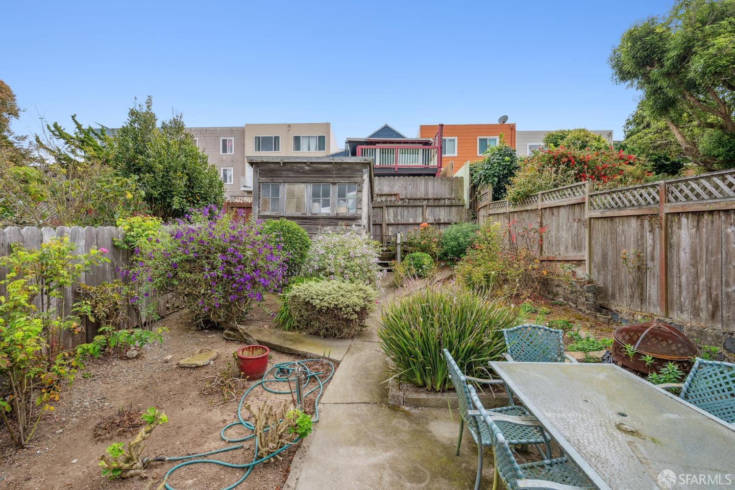 Detail Gallery Image 8 of 14 For 263 Vienna St, San Francisco,  CA 94112 - 2 Beds | 1 Baths