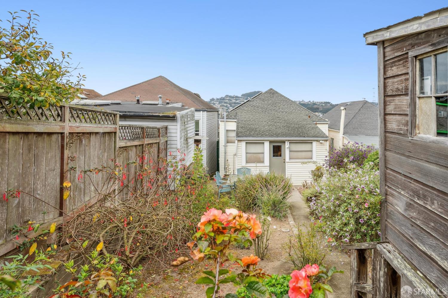 Detail Gallery Image 12 of 14 For 263 Vienna St, San Francisco,  CA 94112 - 2 Beds | 1 Baths