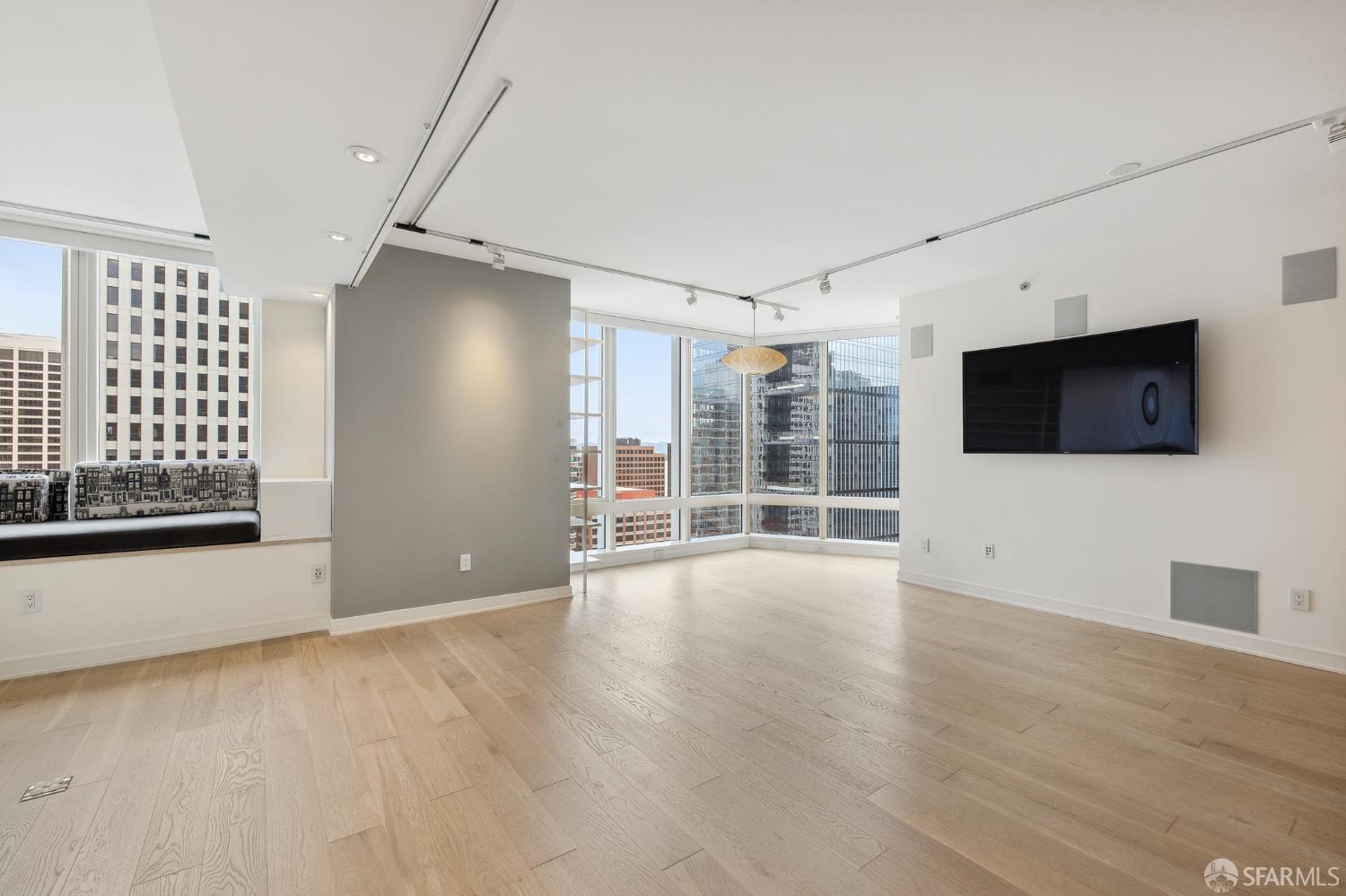 Photo #7: 425077729 Listing: Photo #7