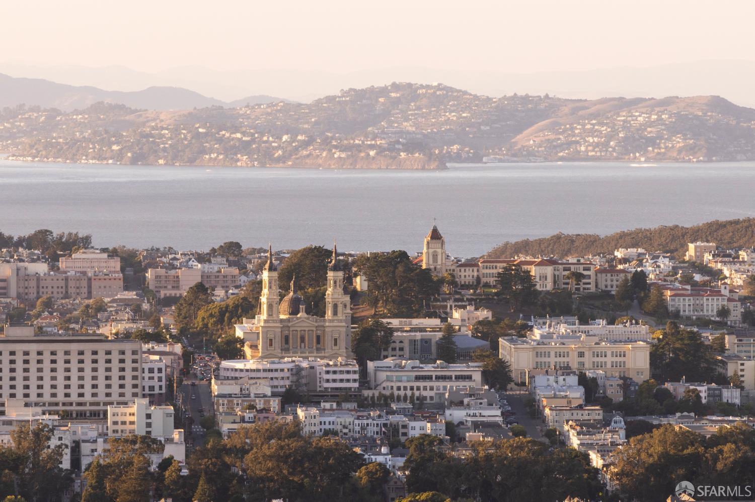 Detail Gallery Image 12 of 29 For 180 Palo Alto Ave, San Francisco,  CA 94114 - 4 Beds | 3/1 Baths