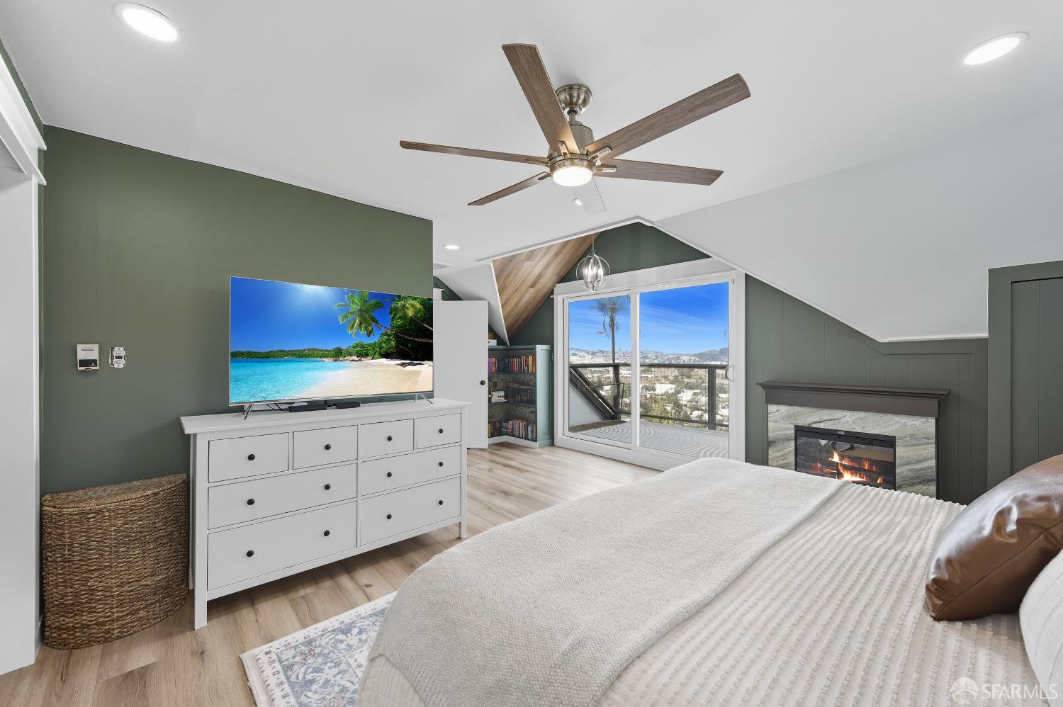 Detail Gallery Image 17 of 57 For 253 Kings Rd, Brisbane,  CA 94005 - 4 Beds | 3/1 Baths