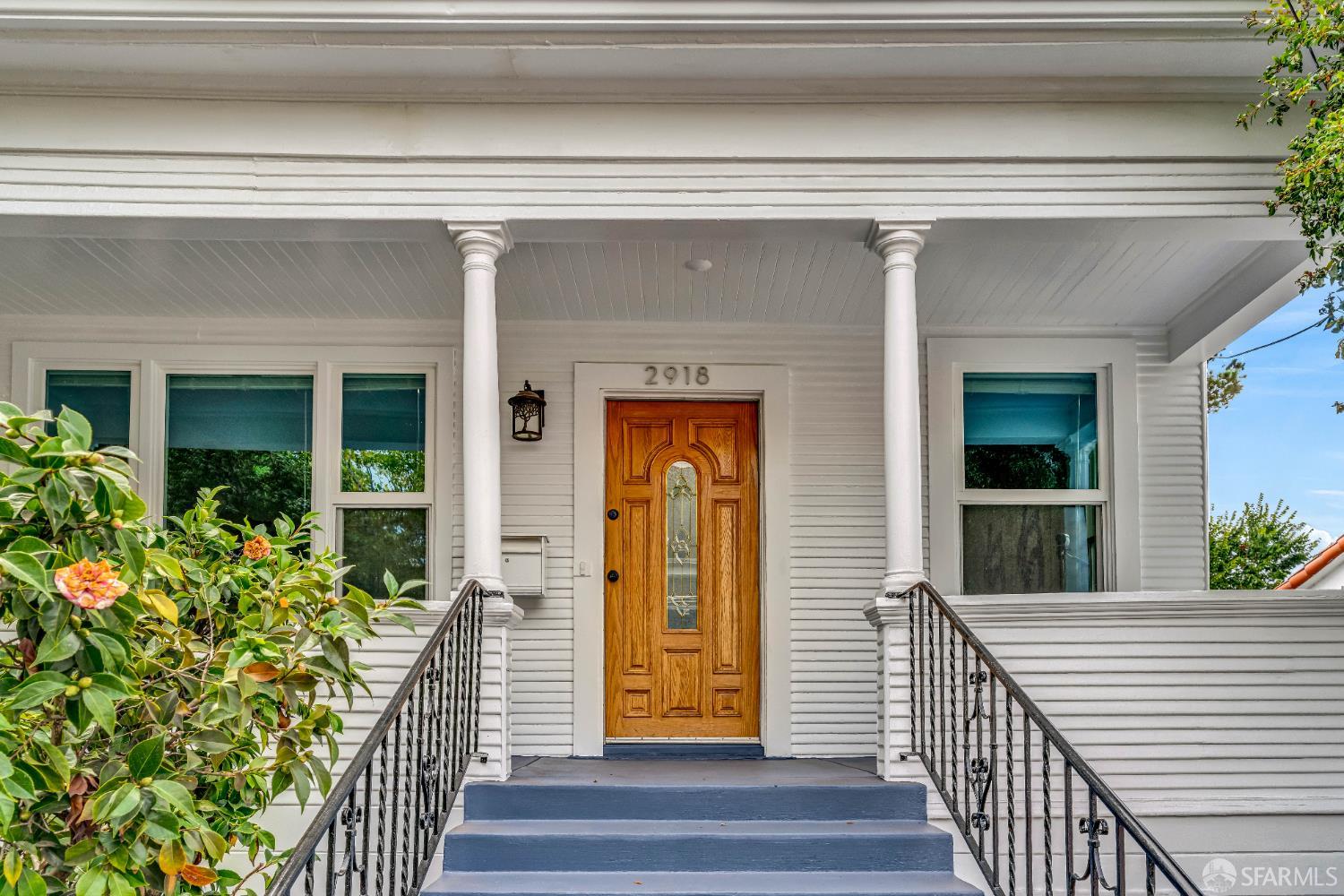 Detail Gallery Image 6 of 42 For 2918 Newbury St, Berkeley,  CA 94703 - 3 Beds | 1/1 Baths