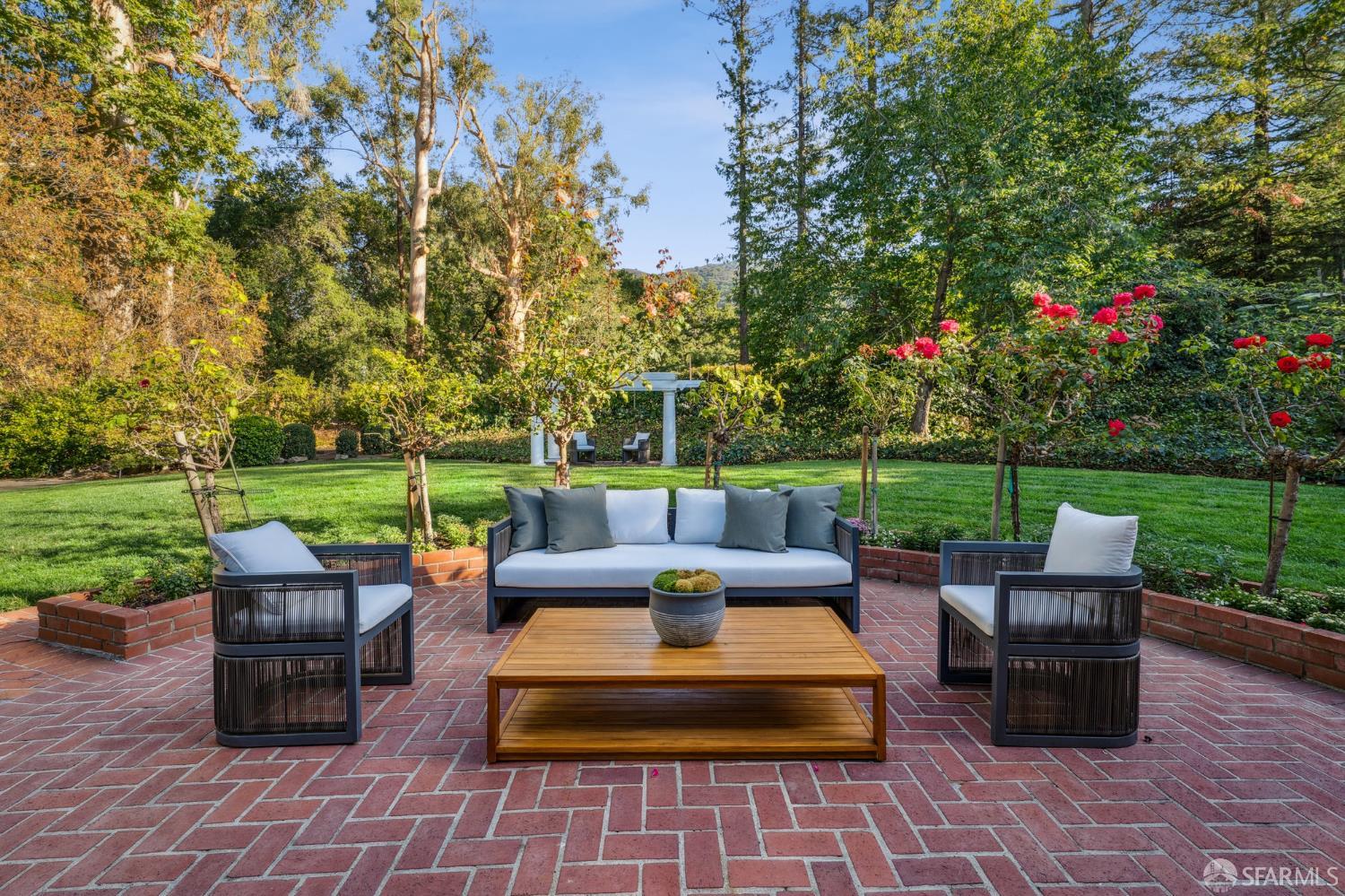 Detail Gallery Image 12 of 69 For 16244 Kennedy Rd, Los Gatos,  CA 95032 - 5 Beds | 3 Baths