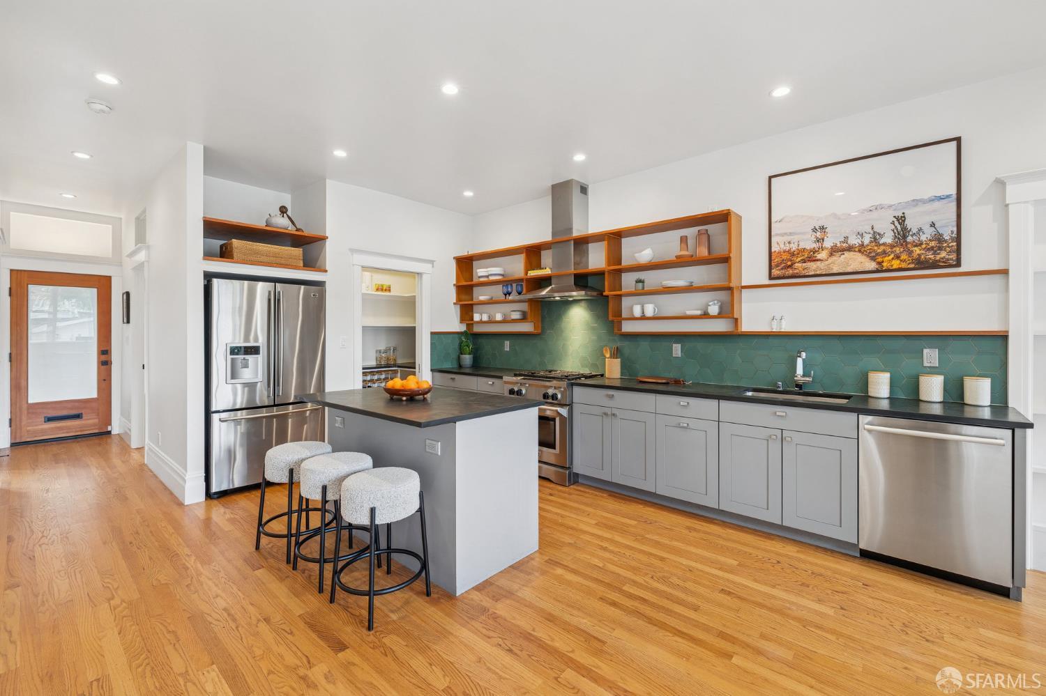 Photo #8: 425078241 Listing: Photo #8