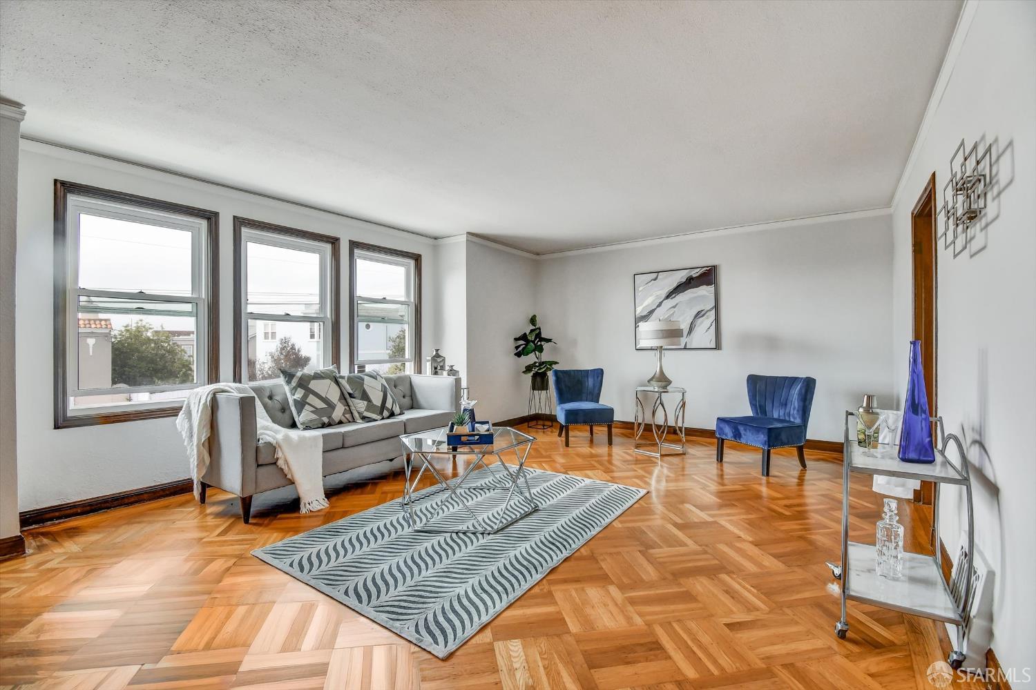 Detail Gallery Image 4 of 53 For 2116 18th Ave, San Francisco,  CA 94116 - 4 Beds | 3 Baths