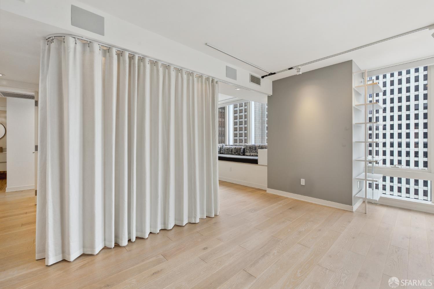 Photo #6: 425077729 Listing: Photo #6