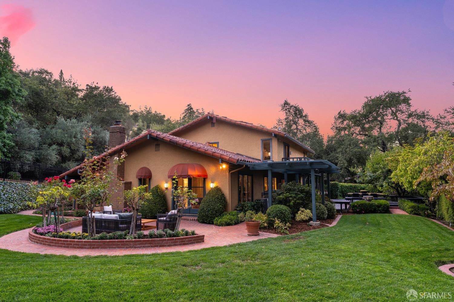 Detail Gallery Image 2 of 69 For 16244 Kennedy Rd, Los Gatos,  CA 95032 - 5 Beds | 3 Baths