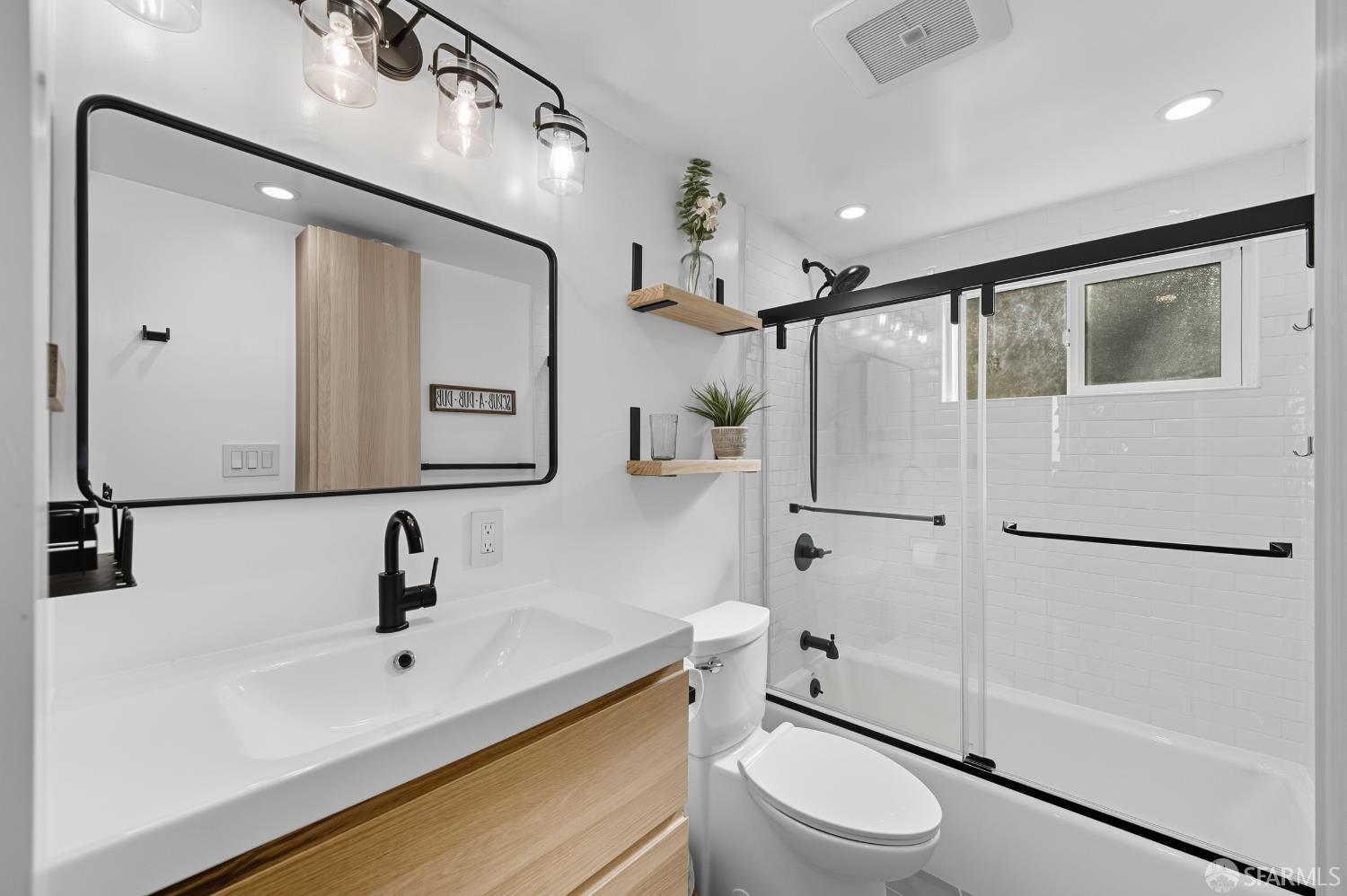 Detail Gallery Image 24 of 57 For 253 Kings Rd, Brisbane,  CA 94005 - 4 Beds | 3/1 Baths