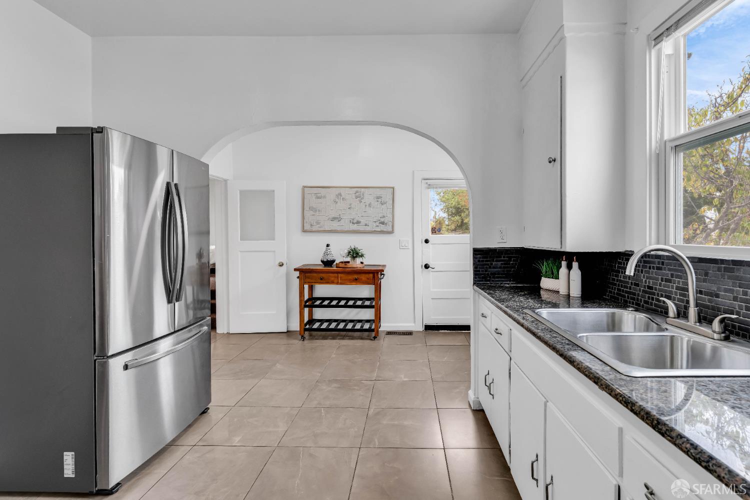 Detail Gallery Image 21 of 42 For 2918 Newbury St, Berkeley,  CA 94703 - 3 Beds | 1/1 Baths