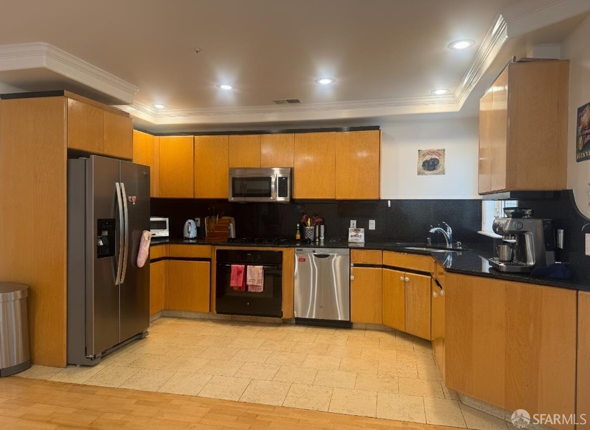 Detail Gallery Image 8 of 10 For 548 Duncan St #101,  San Francisco,  CA 94131 - 3 Beds | 2/1 Baths