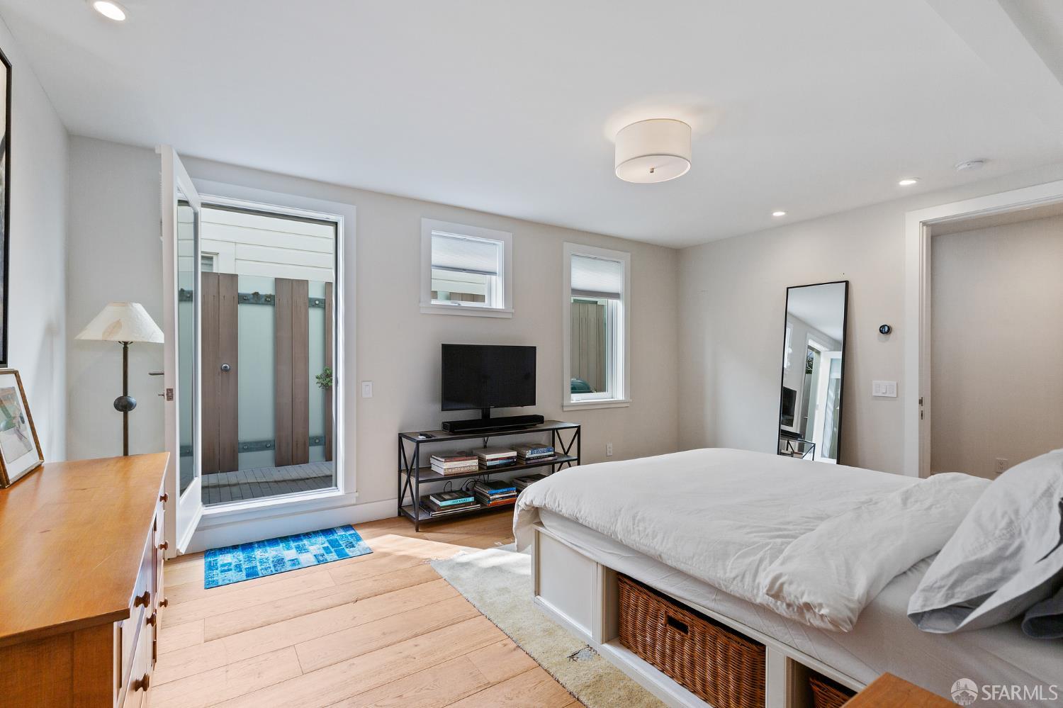 Detail Gallery Image 54 of 83 For 1338 Filbert St a,  San Francisco,  CA 94109 - 4 Beds | 4 Baths