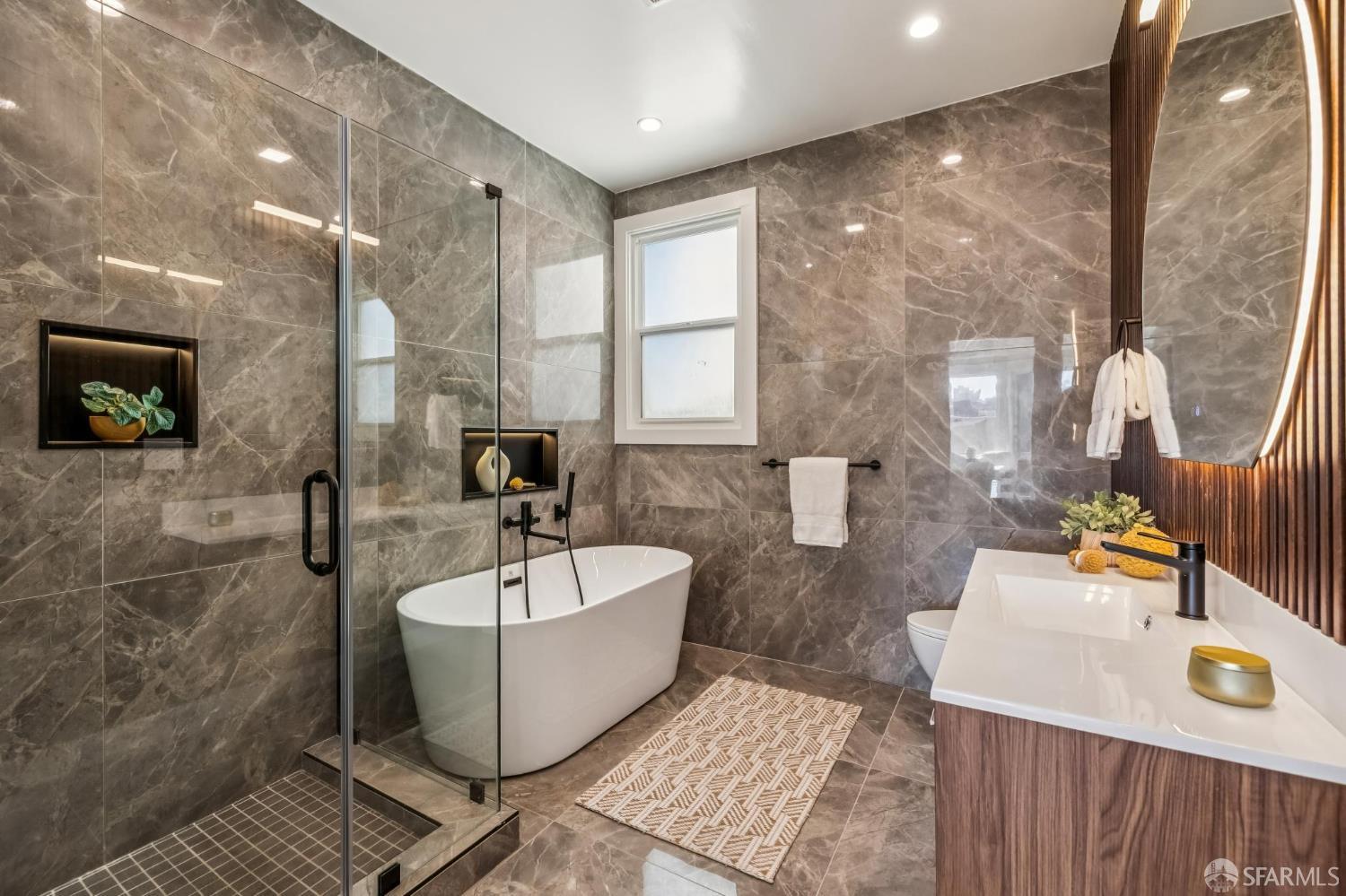 Detail Gallery Image 13 of 19 For 1234 Francisco St #5,  San Francisco,  CA 94123 - 2 Beds | 2 Baths