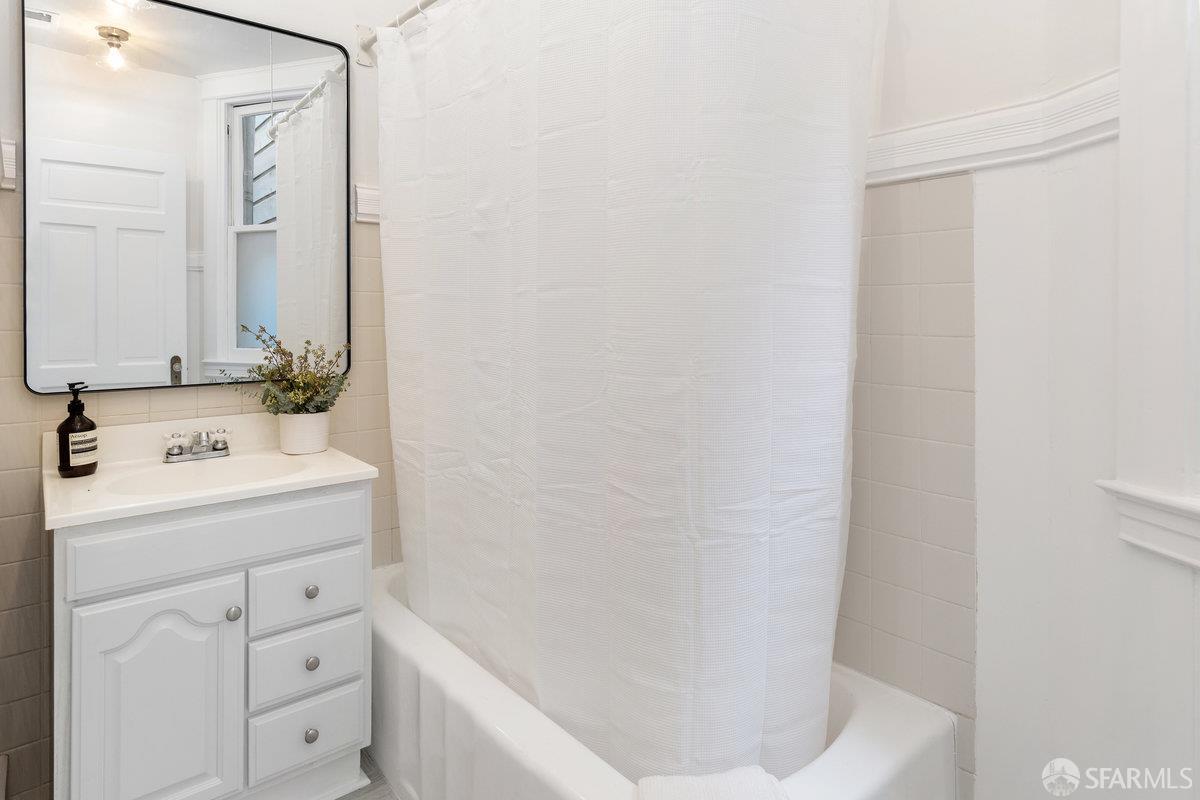 Detail Gallery Image 31 of 42 For 221 Scott St, San Francisco,  CA 94117 - – Beds | – Baths