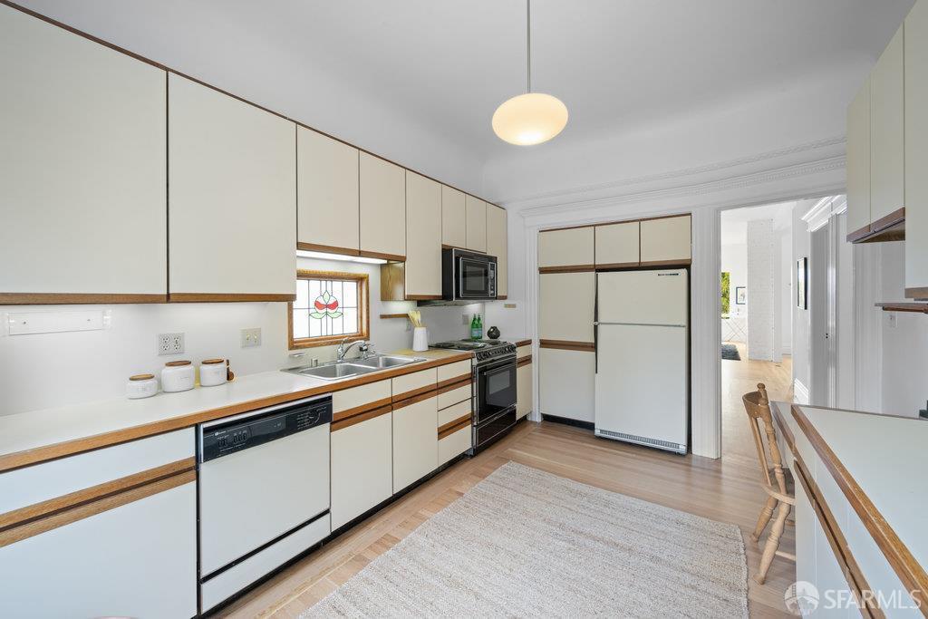 Detail Gallery Image 41 of 69 For 171 E Buena Vista Ave, San Francisco,  CA 94117 - 3 Beds | 2 Baths