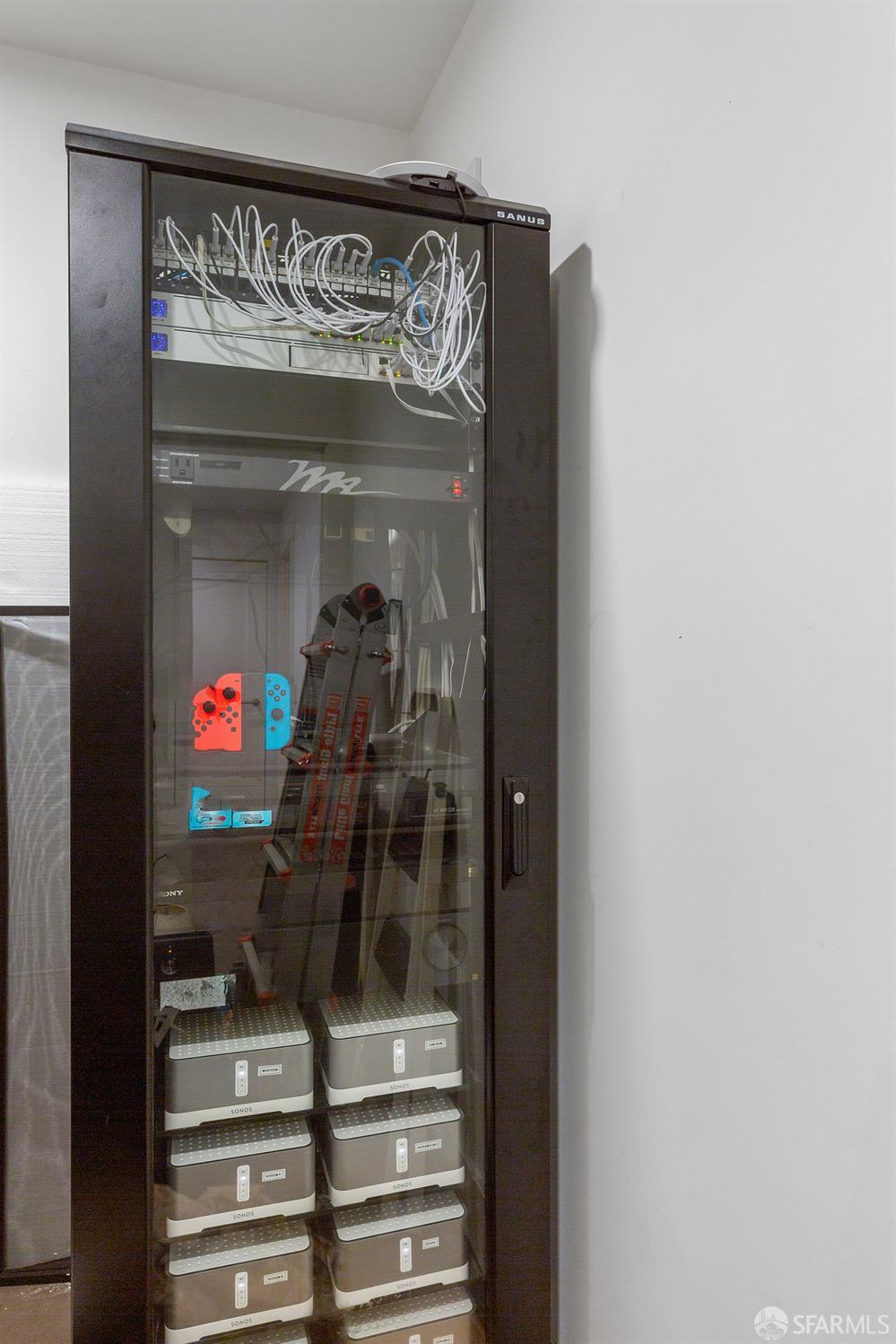 Detail Gallery Image 70 of 83 For 1338 Filbert St a,  San Francisco,  CA 94109 - 4 Beds | 4 Baths