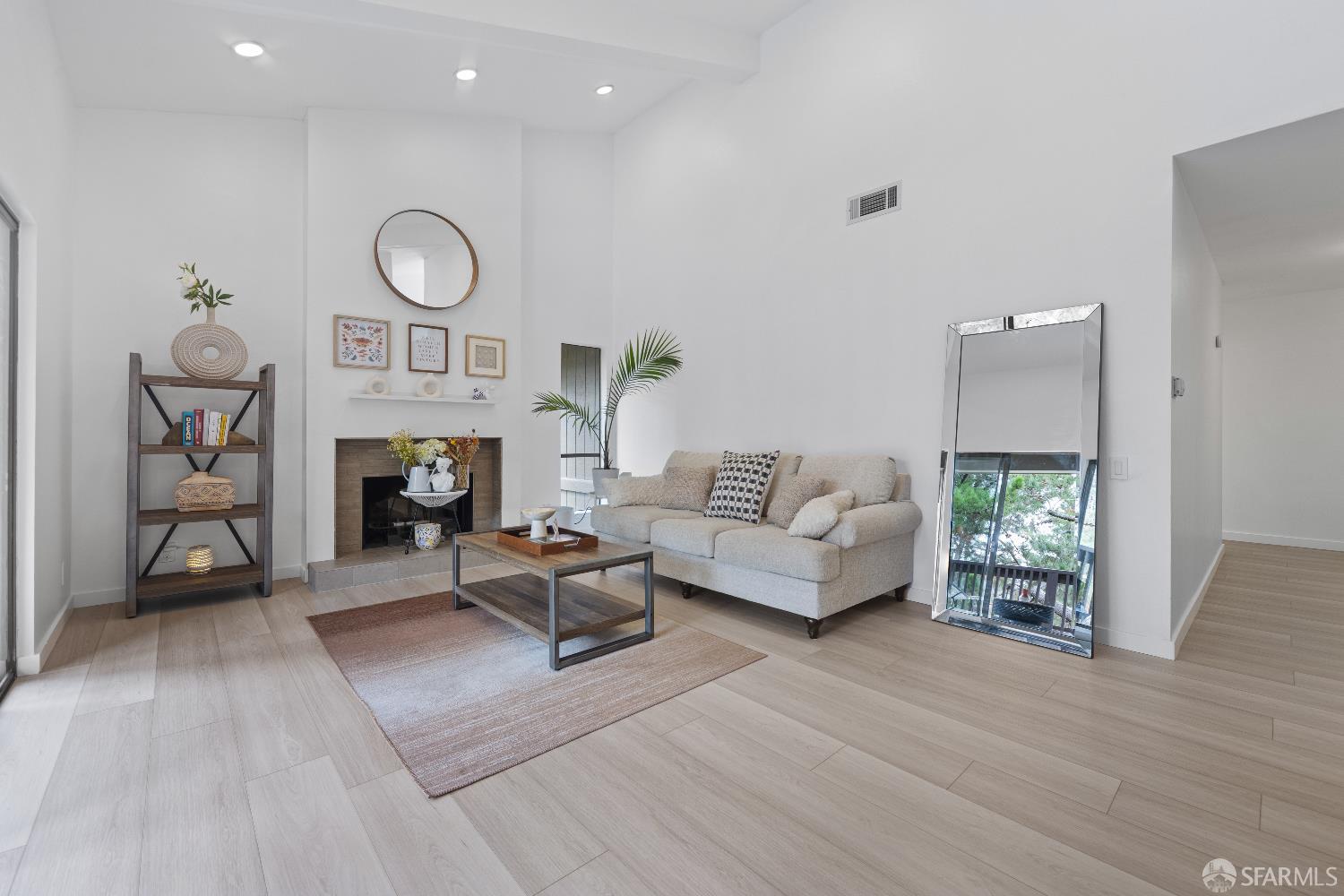 Detail Gallery Image 4 of 44 For 3374 Brittan Ave #13,  San Carlos,  CA 94070 - 3 Beds | 2 Baths