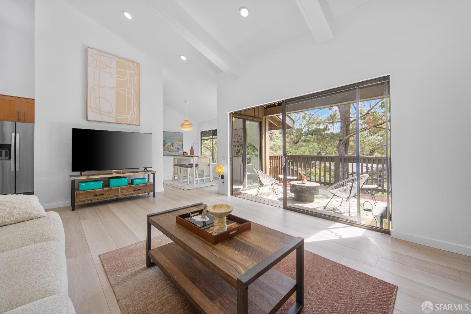 Detail Gallery Image 5 of 44 For 3374 Brittan Ave #13,  San Carlos,  CA 94070 - 3 Beds | 2 Baths