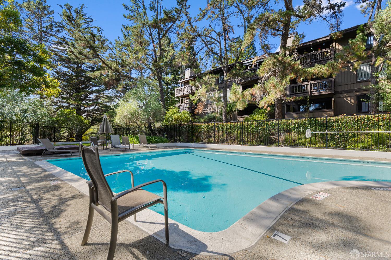 Detail Gallery Image 33 of 44 For 3374 Brittan Ave #13,  San Carlos,  CA 94070 - 3 Beds | 2 Baths