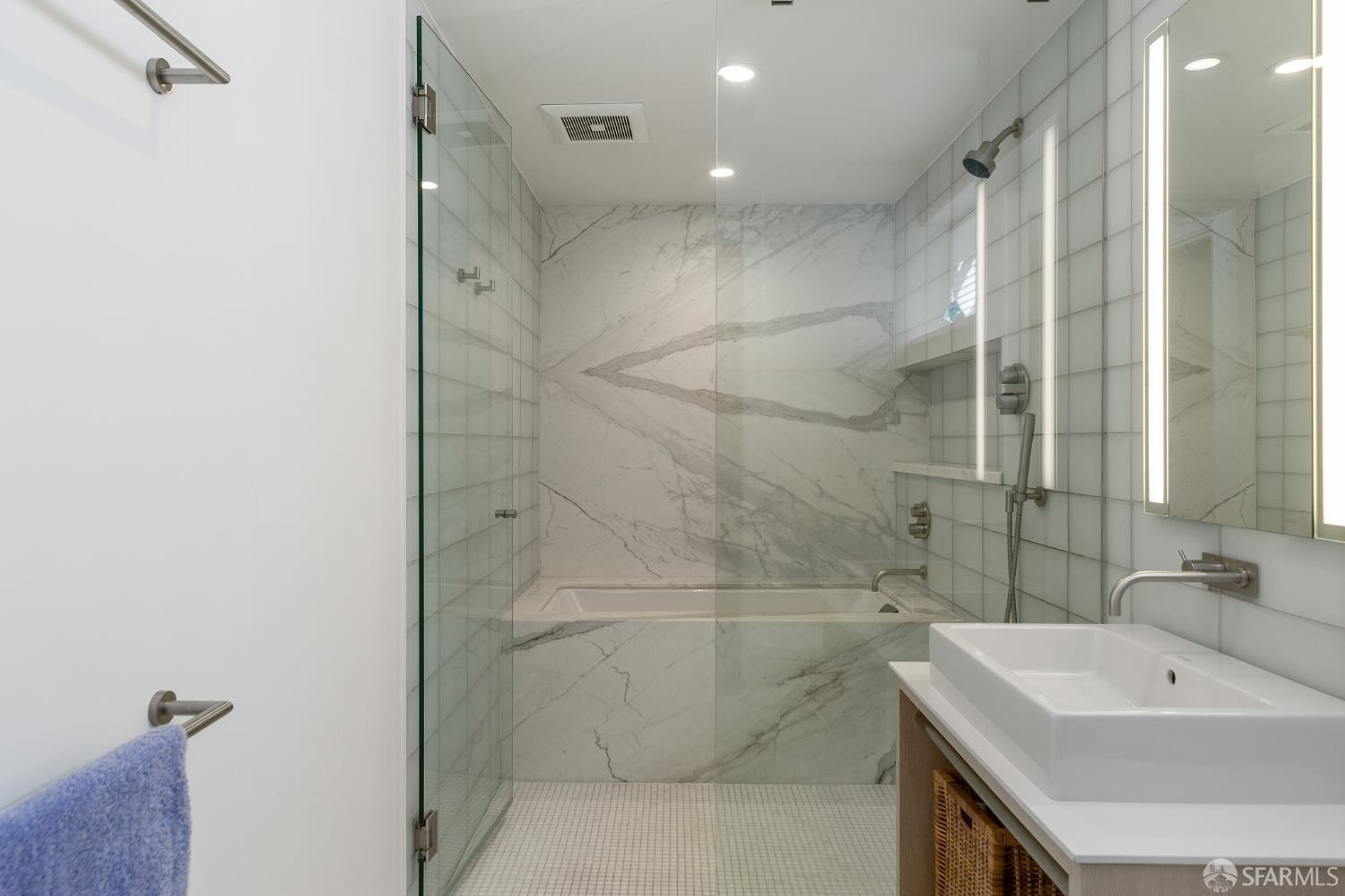 Detail Gallery Image 58 of 83 For 1338 Filbert St a,  San Francisco,  CA 94109 - 4 Beds | 4 Baths