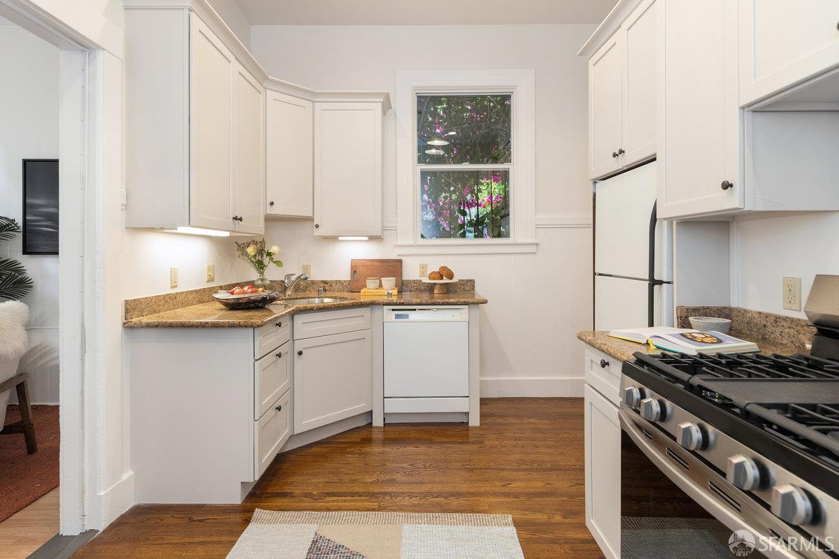 Detail Gallery Image 11 of 16 For 221 Scott St, San Francisco,  CA 94117 - 1 Beds | 1 Baths