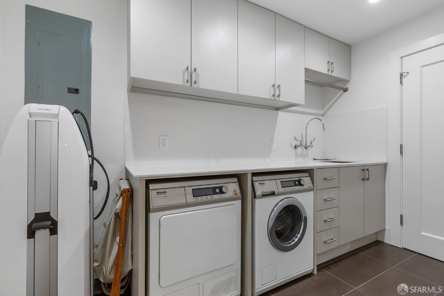 Detail Gallery Image 69 of 83 For 1338 Filbert St a,  San Francisco,  CA 94109 - 4 Beds | 4 Baths