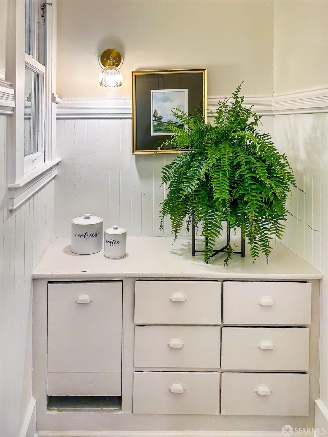 Detail Gallery Image 14 of 42 For 221 Scott St, San Francisco,  CA 94117 - – Beds | – Baths