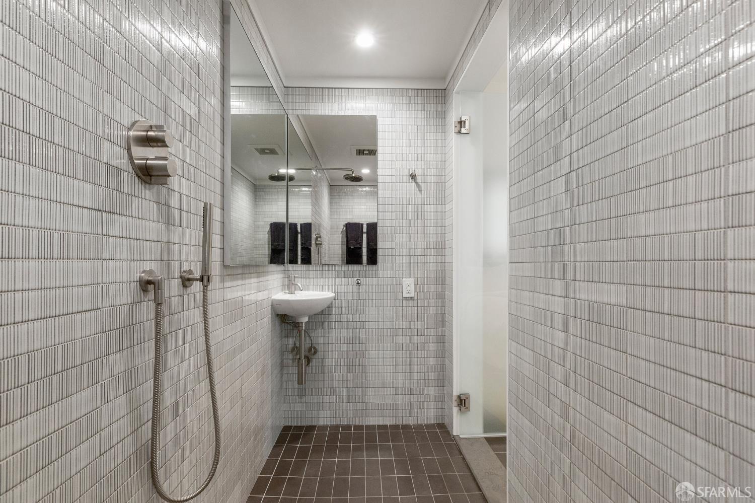 Detail Gallery Image 61 of 83 For 1338 Filbert St a,  San Francisco,  CA 94109 - 4 Beds | 4 Baths