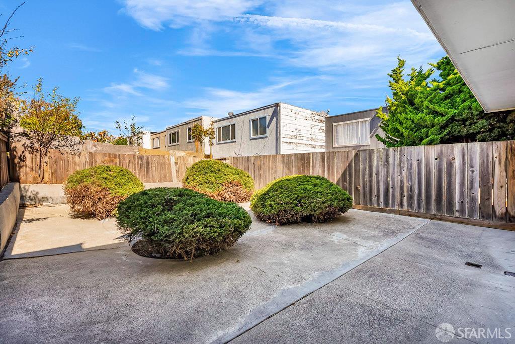 Front Image Thumbnail for SF425078399