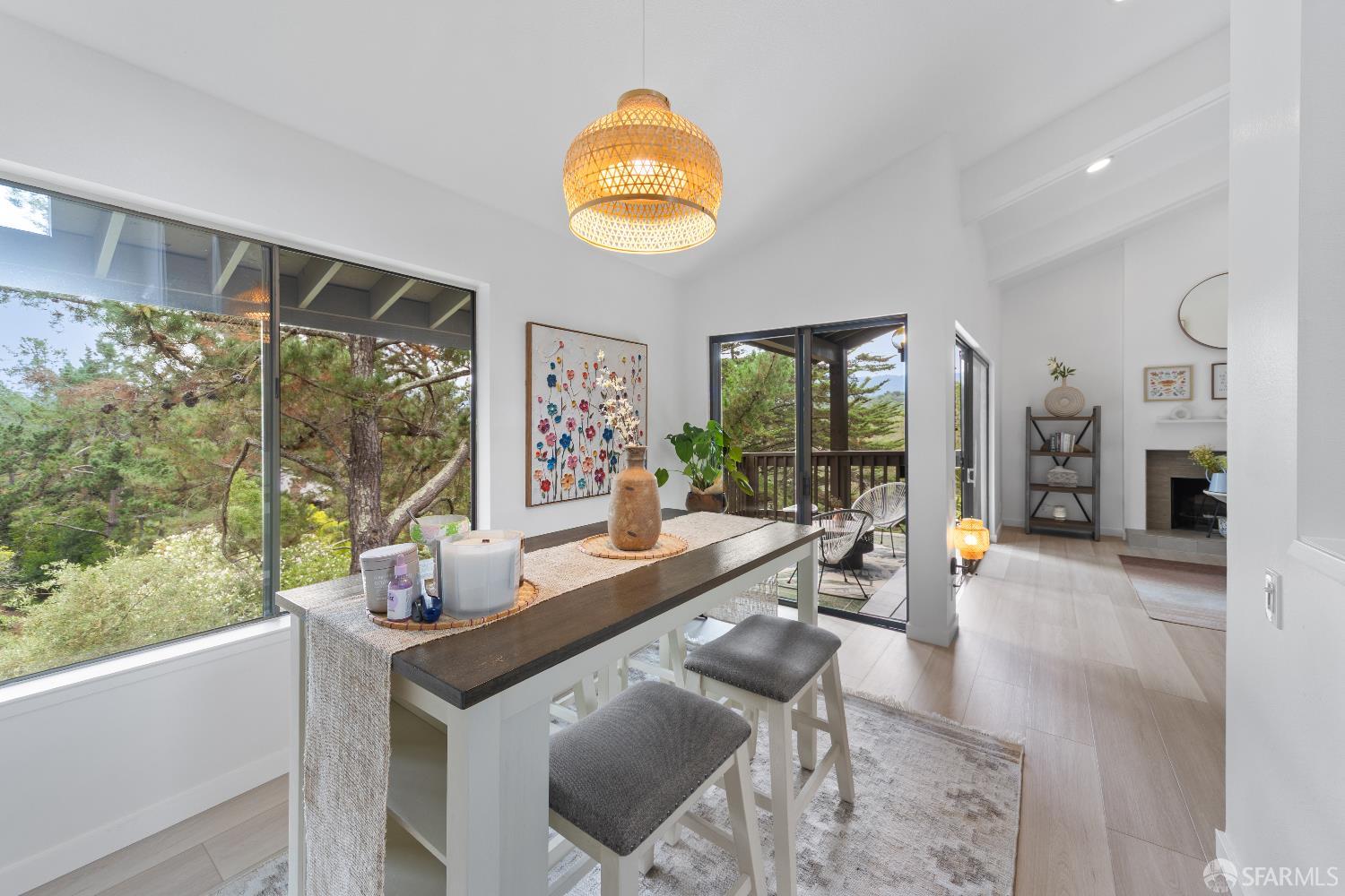 Detail Gallery Image 9 of 44 For 3374 Brittan Ave #13,  San Carlos,  CA 94070 - 3 Beds | 2 Baths