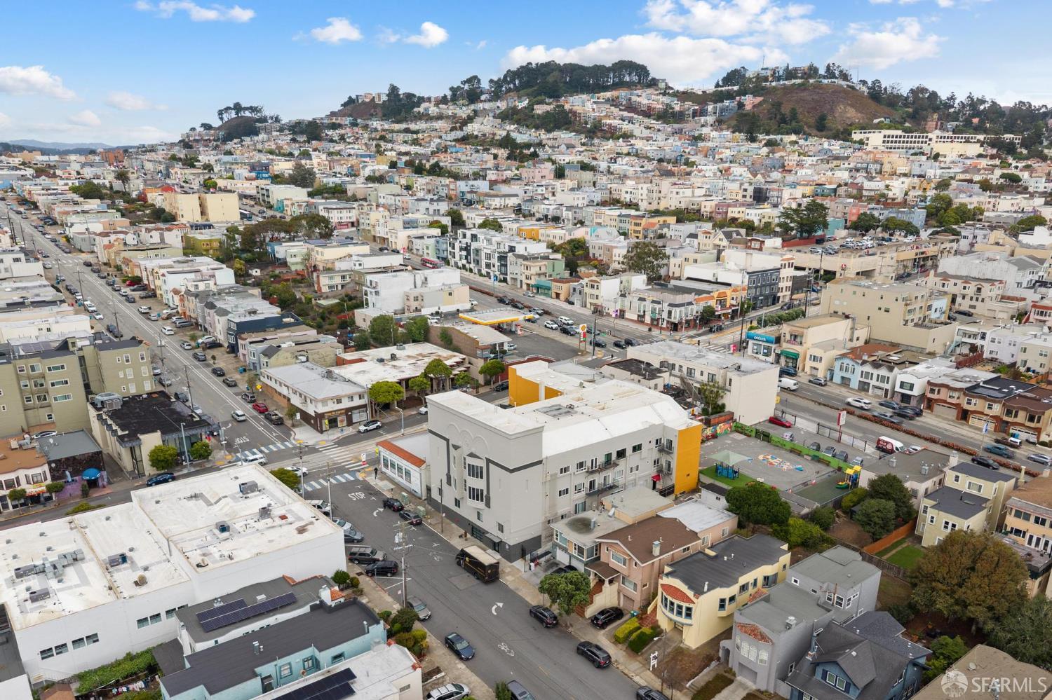 Detail Gallery Image 35 of 47 For 2418 20th Ave #101,  San Francisco,  CA 94116 - 2 Beds | 2 Baths