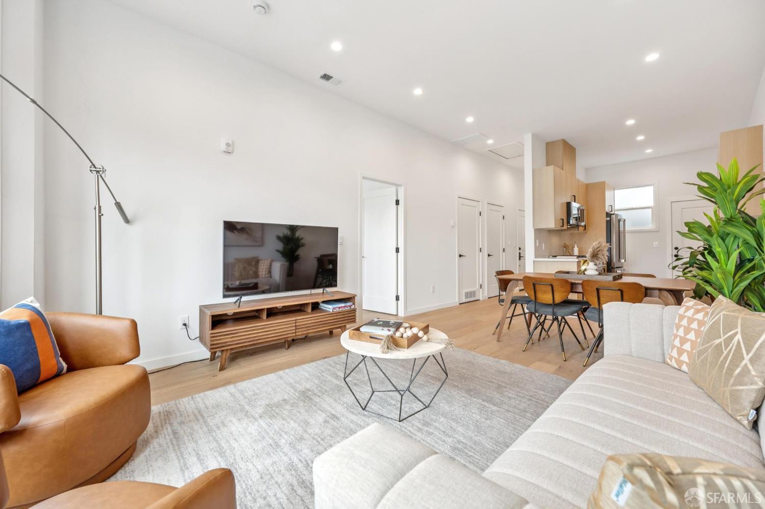 Photo #3: 425078408 Listing: Photo #3