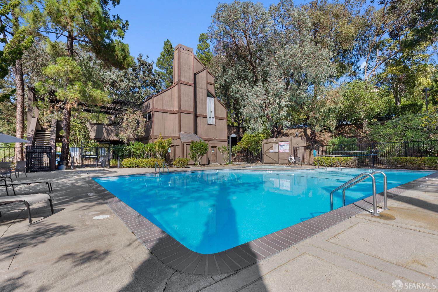 Detail Gallery Image 37 of 44 For 3374 Brittan Ave #13,  San Carlos,  CA 94070 - 3 Beds | 2 Baths