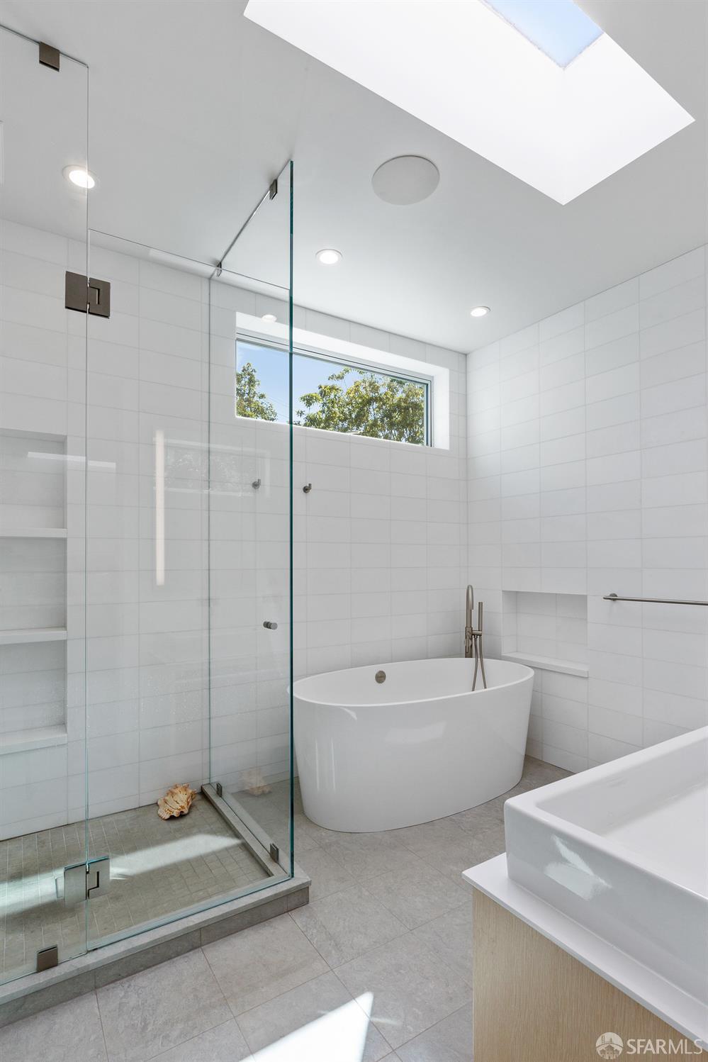 Detail Gallery Image 50 of 83 For 1338 Filbert St a,  San Francisco,  CA 94109 - 4 Beds | 4 Baths