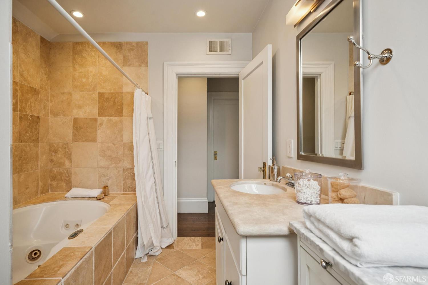 Photo #46: 425068946 Listing: Photo #46