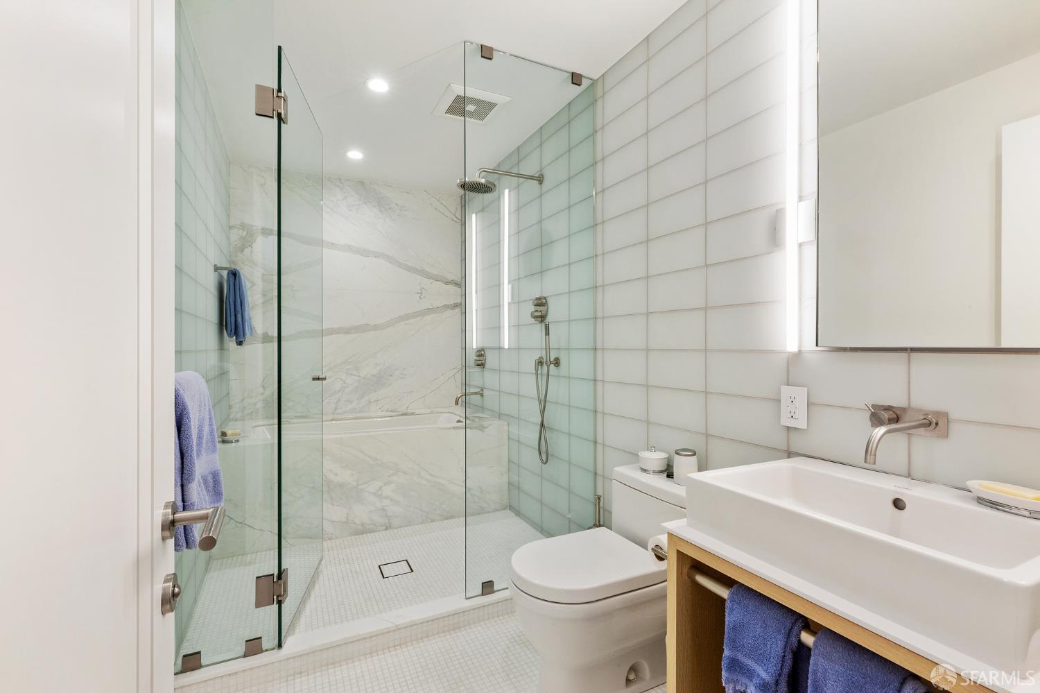 Detail Gallery Image 38 of 83 For 1338 Filbert St a,  San Francisco,  CA 94109 - 4 Beds | 4 Baths