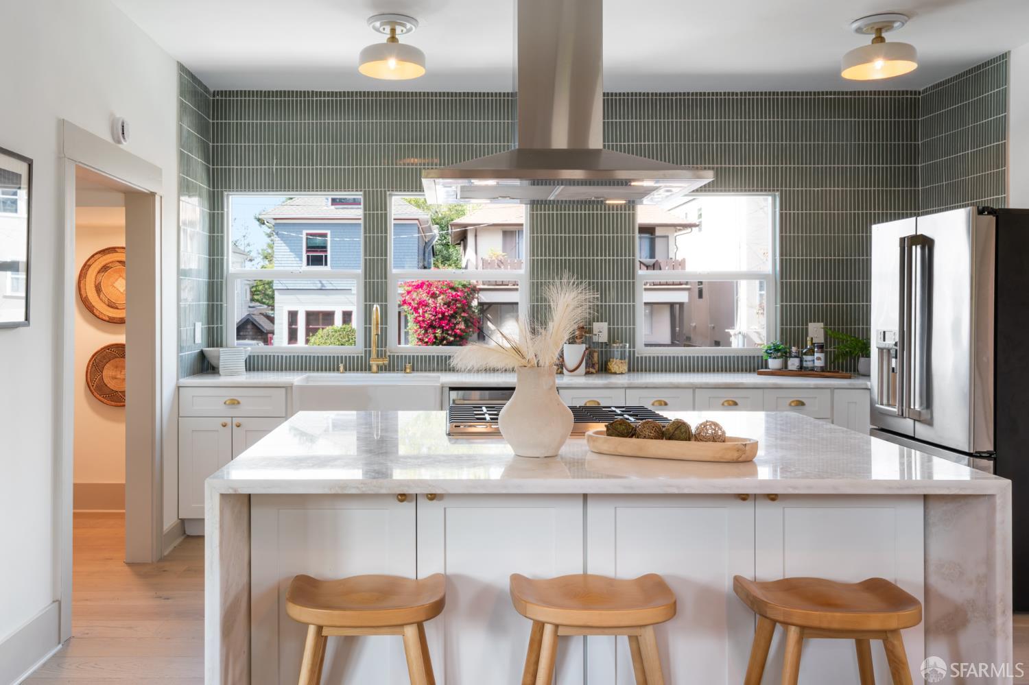 Detail Gallery Image 8 of 28 For 2533 Grant St, Berkeley,  CA 94703 - 4 Beds | 3 Baths