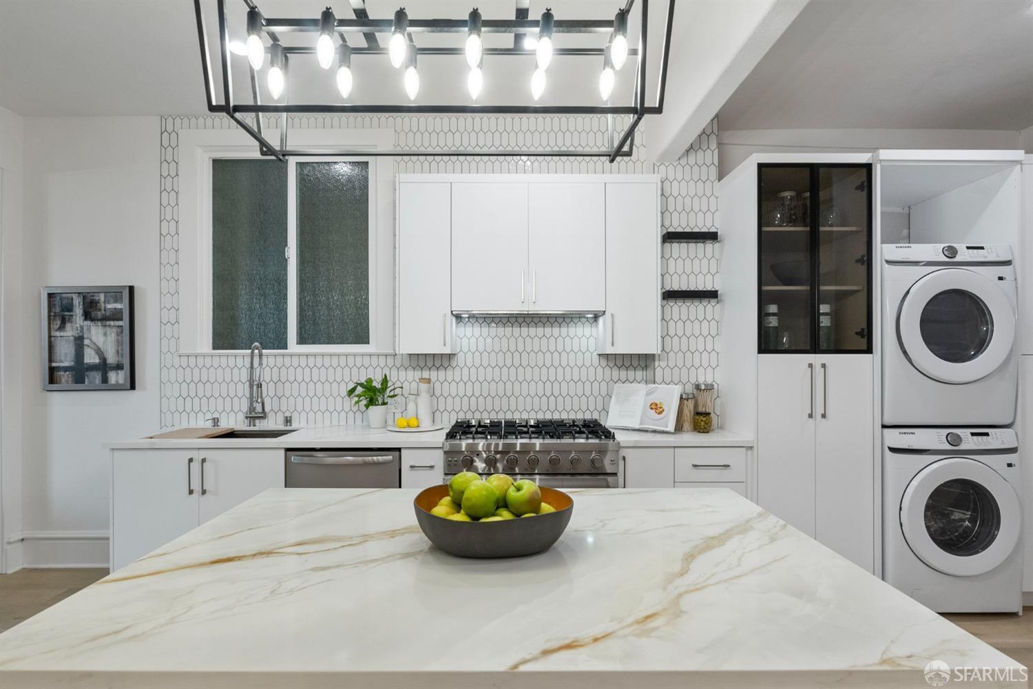 Photo #3: 425078569 Listing 