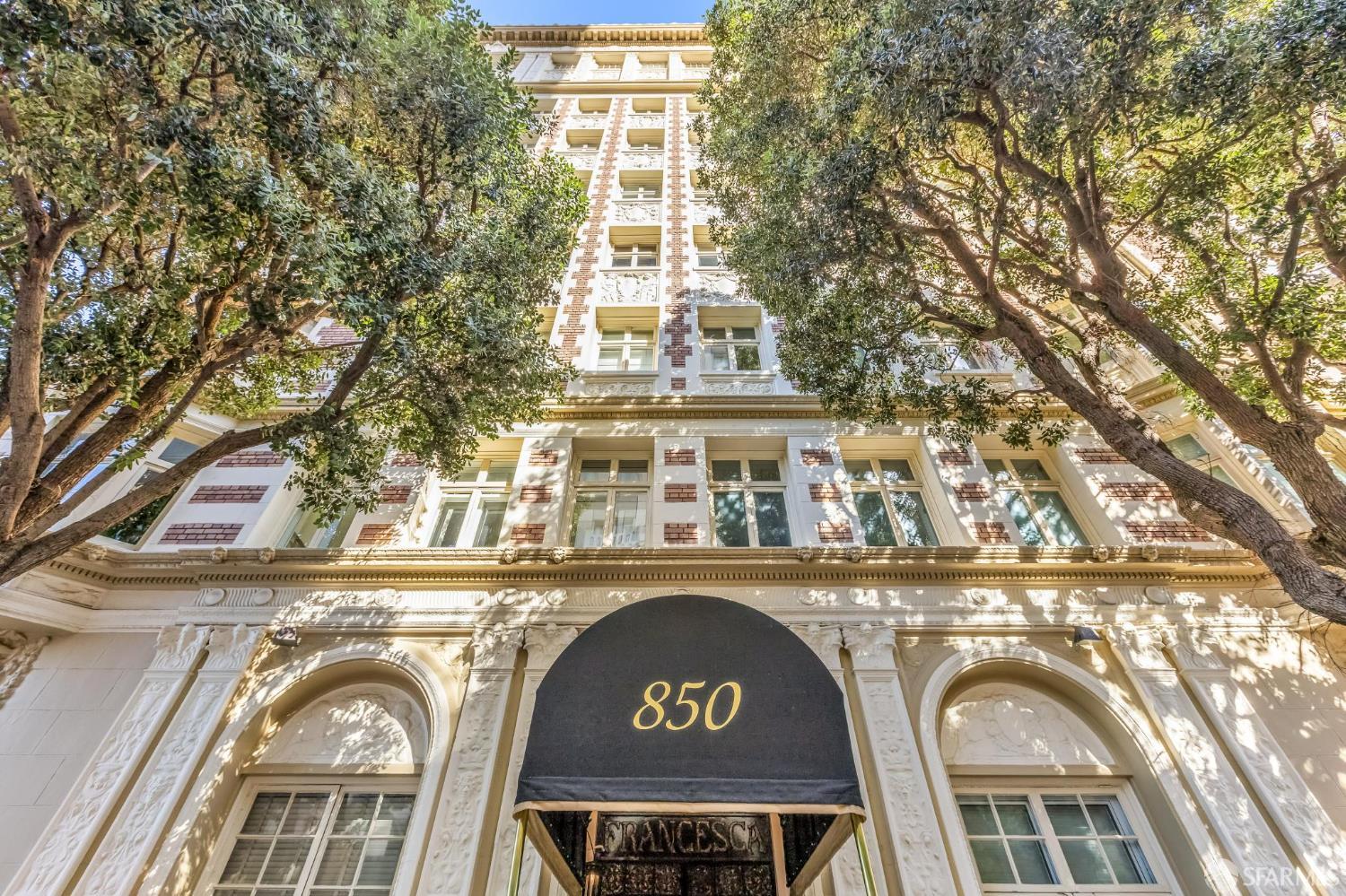 Photo #2: 425078666 Listing 