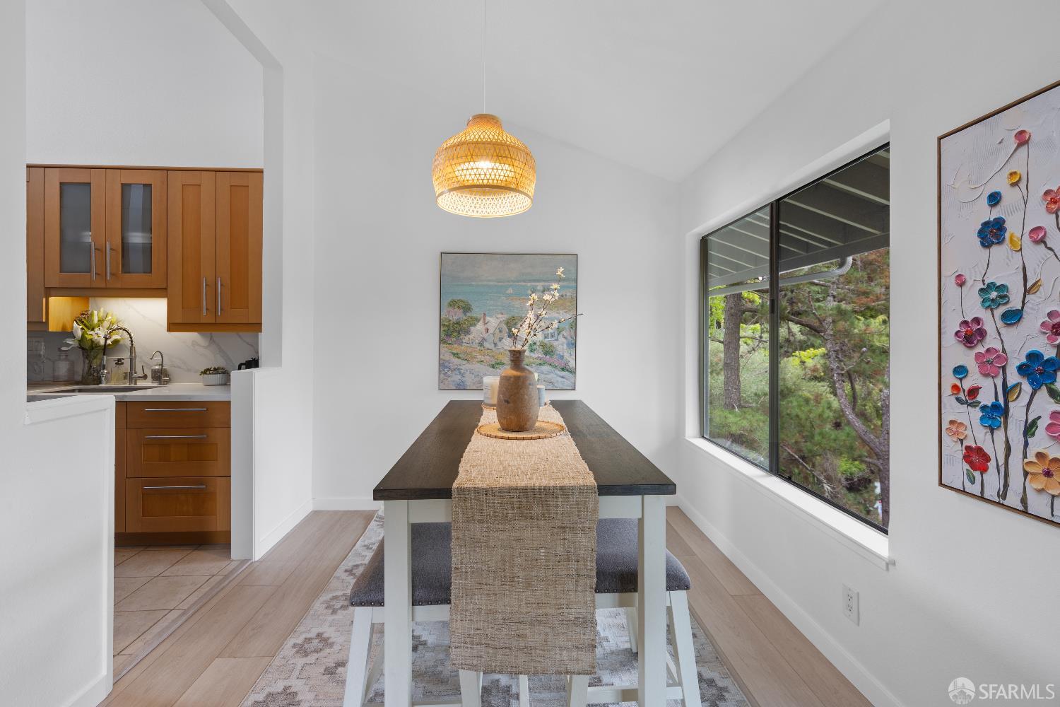 Detail Gallery Image 8 of 44 For 3374 Brittan Ave #13,  San Carlos,  CA 94070 - 3 Beds | 2 Baths