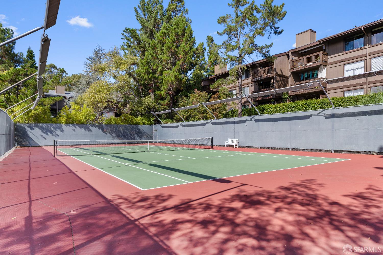 Detail Gallery Image 34 of 44 For 3374 Brittan Ave #13,  San Carlos,  CA 94070 - 3 Beds | 2 Baths