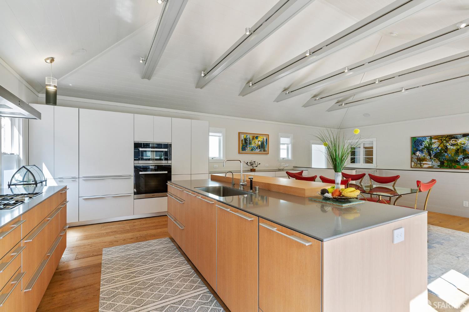 Detail Gallery Image 18 of 83 For 1338 Filbert St a,  San Francisco,  CA 94109 - 4 Beds | 4 Baths