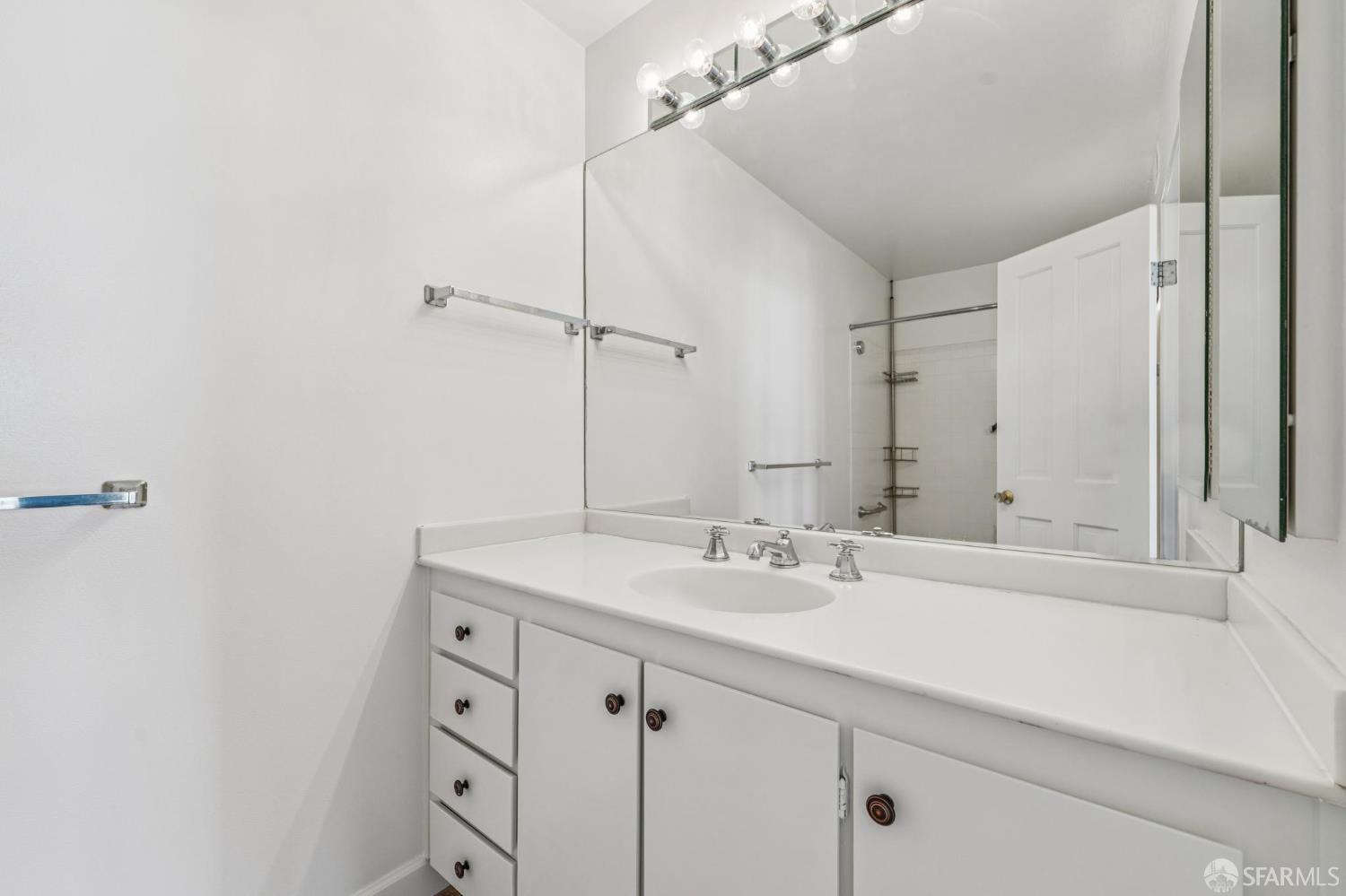 Photo #14: 425078287 Listing: Photo #14