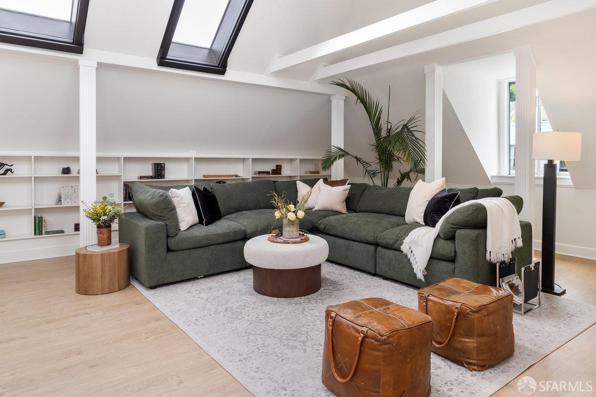 Detail Gallery Image 20 of 27 For 223 Scott St, San Francisco,  CA 94117 - 2 Beds | 2/1 Baths