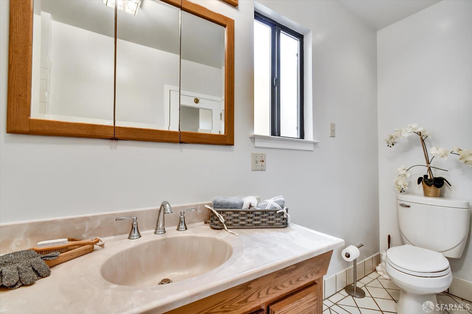 Detail Gallery Image 30 of 53 For 2116 18th Ave, San Francisco,  CA 94116 - 4 Beds | 3 Baths