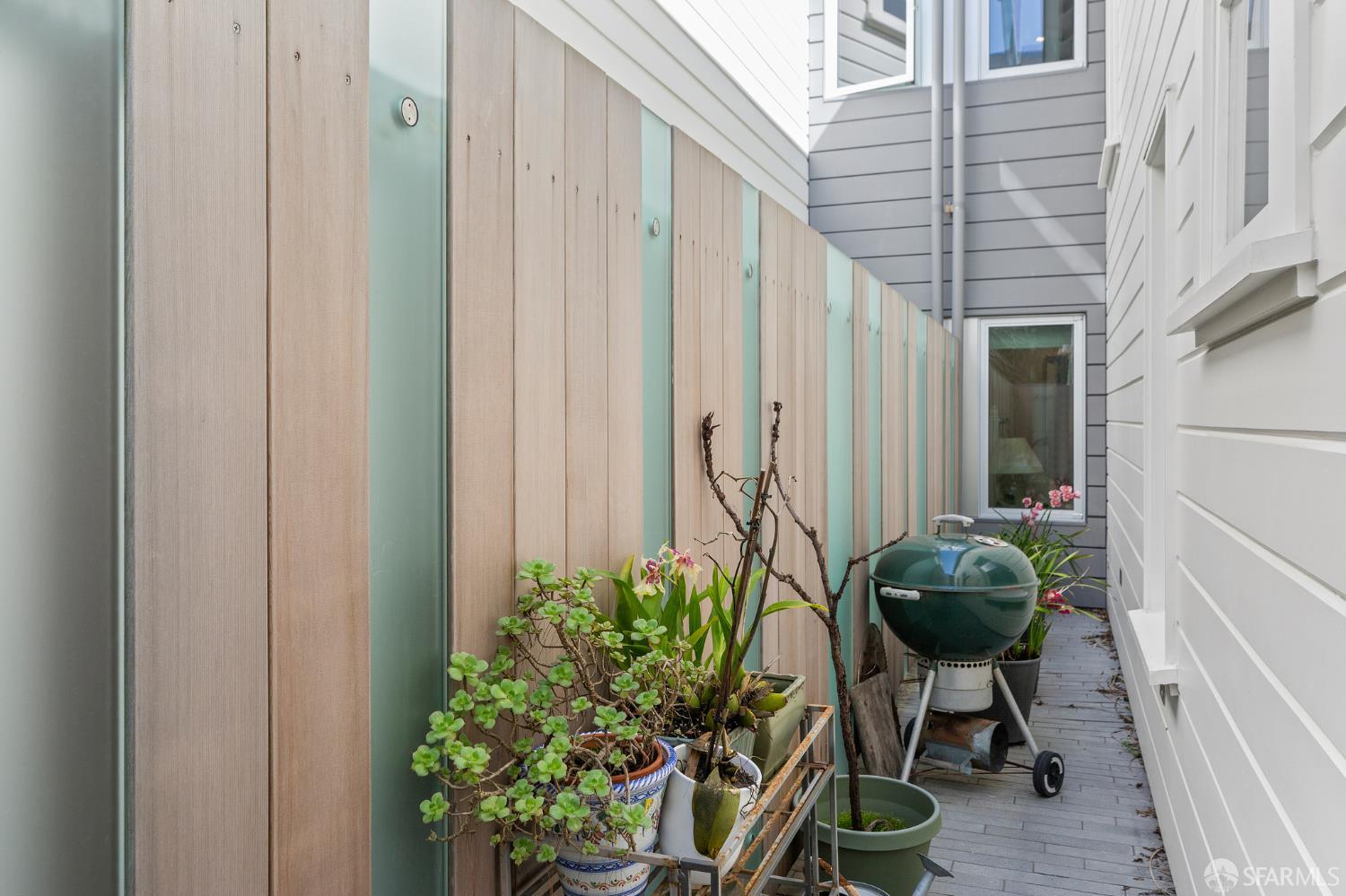 Detail Gallery Image 55 of 83 For 1338 Filbert St a,  San Francisco,  CA 94109 - 4 Beds | 4 Baths