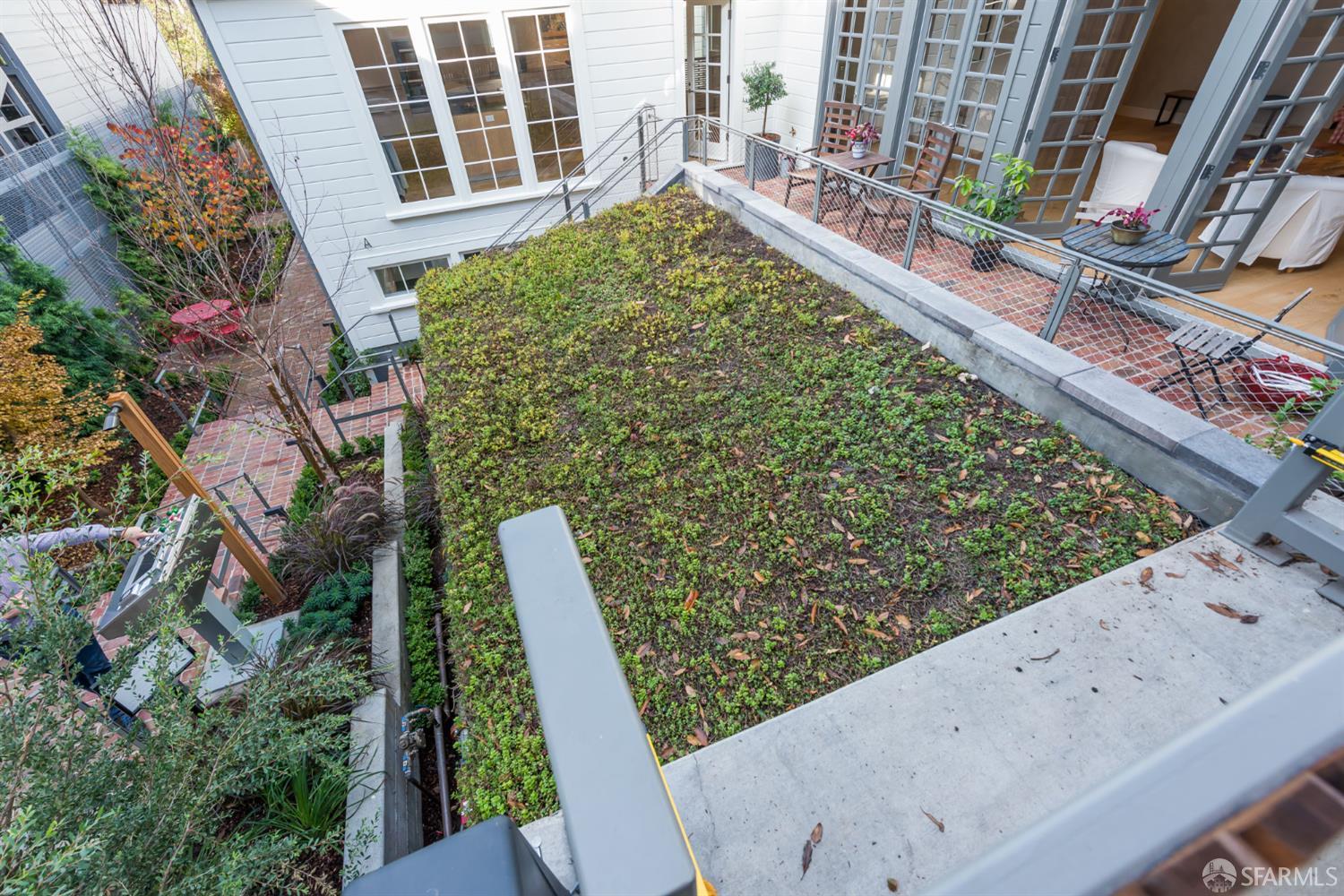 Detail Gallery Image 75 of 83 For 1338 Filbert St a,  San Francisco,  CA 94109 - 4 Beds | 4 Baths