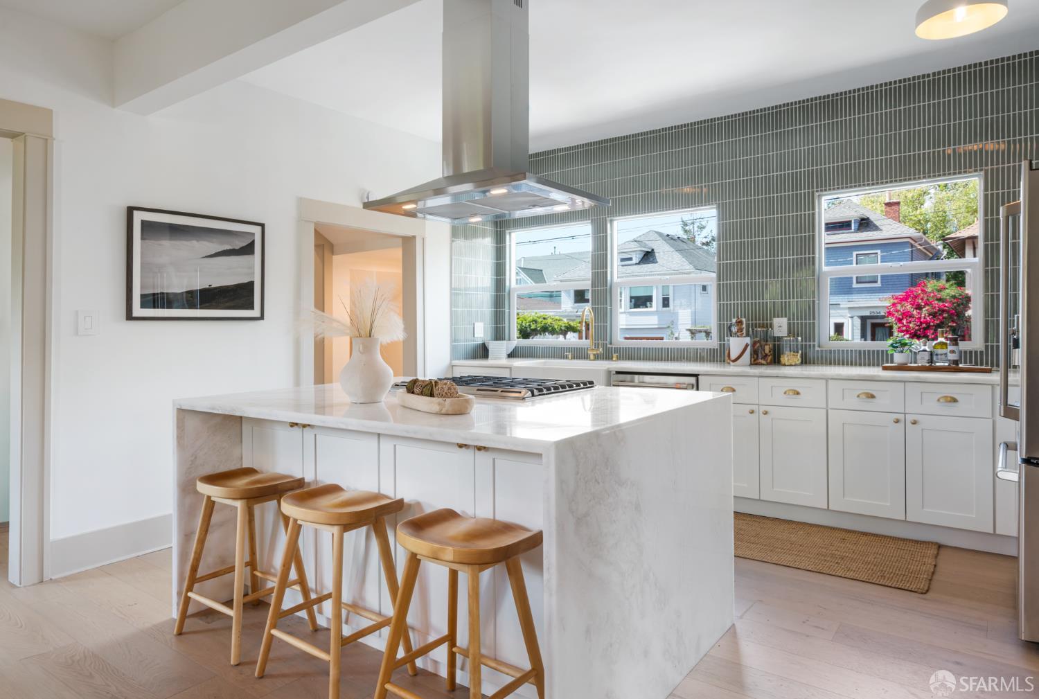 Detail Gallery Image 9 of 28 For 2533 Grant St, Berkeley,  CA 94703 - 4 Beds | 3 Baths