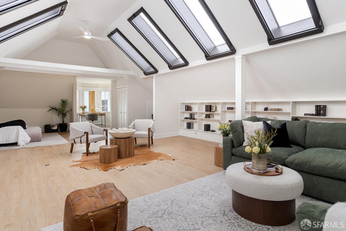 Detail Gallery Image 19 of 27 For 223 Scott St, San Francisco,  CA 94117 - 2 Beds | 2/1 Baths