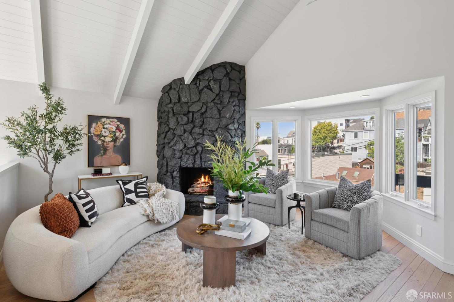 Photo #2: 425012515 Listing 