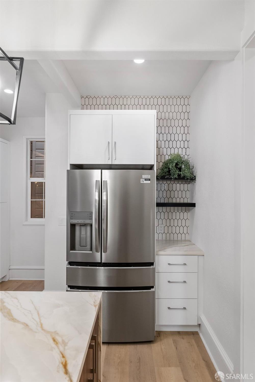 Photo #6: 425078569 Listing 